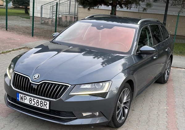 Skoda Superb cena 79900 przebieg: 164000, rok produkcji 2017 z Płock małe 742